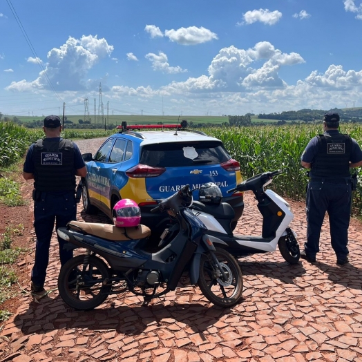 Guarda Municipal de São Miguel do Iguaçu recupera duas motocicletas em meio a plantação de milho