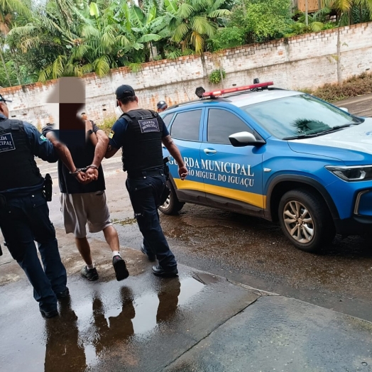 Guarda Municipal conduz homem com droga no interior da rodoviária de São Miguel do Iguaçu