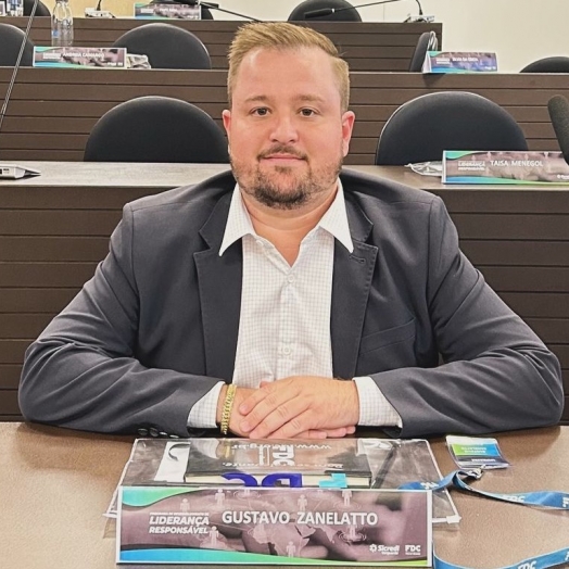 Gustavo Zanelato assume agência do Sicredi em Santa Terezinha de Itaipu