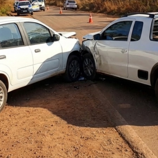 Homem morre em colisão entre dois carros em Santa Terezinha de Itaipu