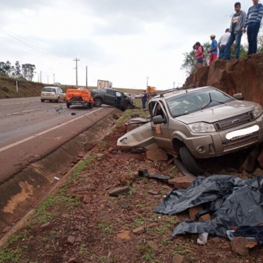 Homem morre em grave acidente na 