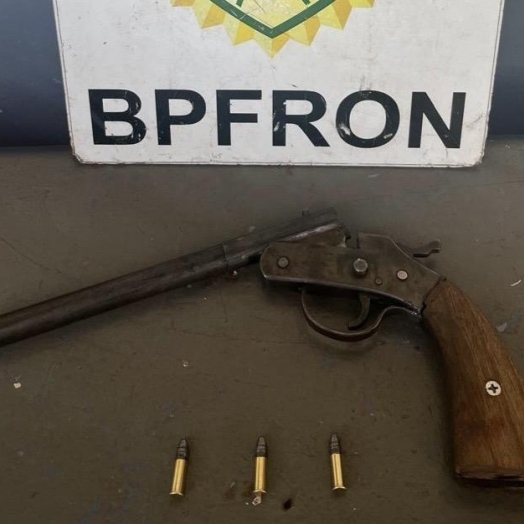 Homens são presos com arma de fogo em Santa Helena