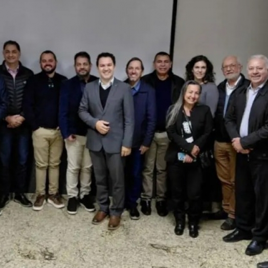 Hoteleiros do Oeste do Paraná debatem pautas estratégicas em Foz do Iguaçu