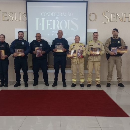 Igreja Universal de São Miguel do Iguaçu homenageia forças de segurança em culto
