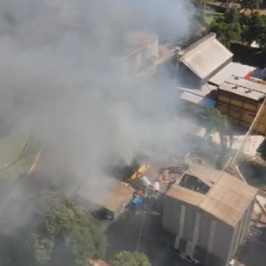 Incêndio atinge fábrica de óleo em Cascavel