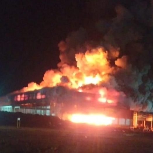 Incêndio atinge obra da Frimesa em Assis Chateaubriand