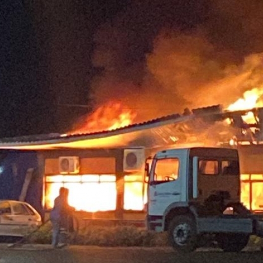 Incêndio destrói secretaria de agricultura de Matelândia