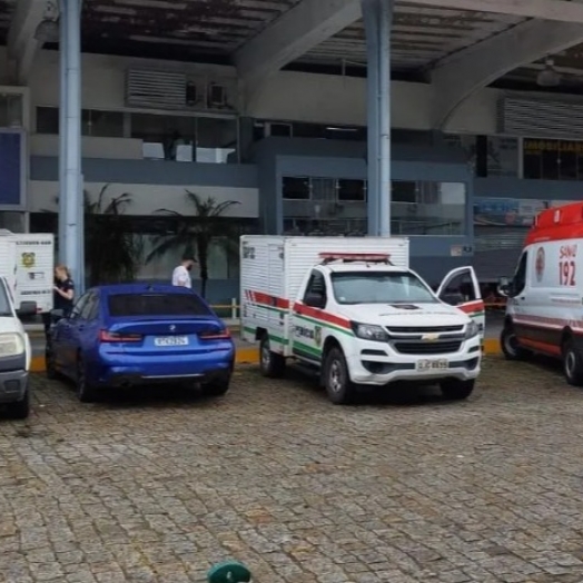 Intoxicação pode ser a causa da morte dos quatro jovens em Balneário Camboriú