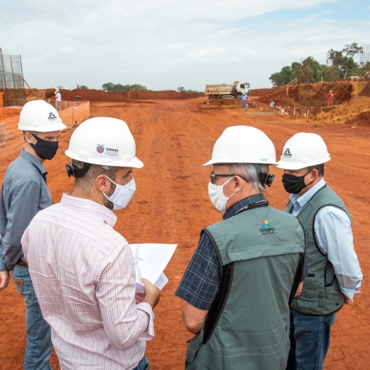 Investimento em obras estruturantes é a contribuição da Itaipu para o desenvolvimento do País, diz general Ferreira