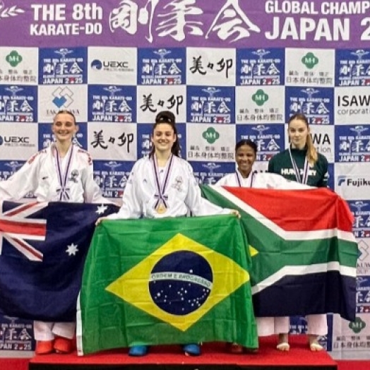 Isabel Cardoso brilha no Japão e conquista o ouro no Mundial de Karatê-Do