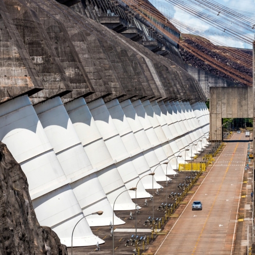 Itaipu conclui nesta terça-feira (28) pagamento de dívida para construção da usina