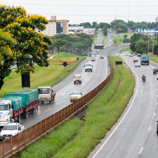 Itaipu e governo do PR assinam convênio para iluminar BR-277 entre Foz e São Miguel