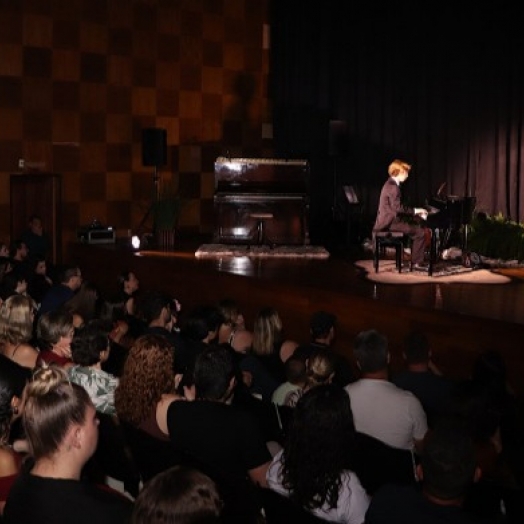 Jovem pianista reúne grande público em recital em Santa Helena