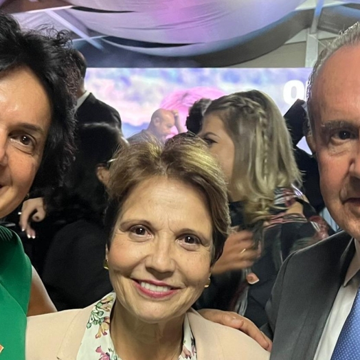 Lar Cooperativa participa de homenagem à Tereza Cristina