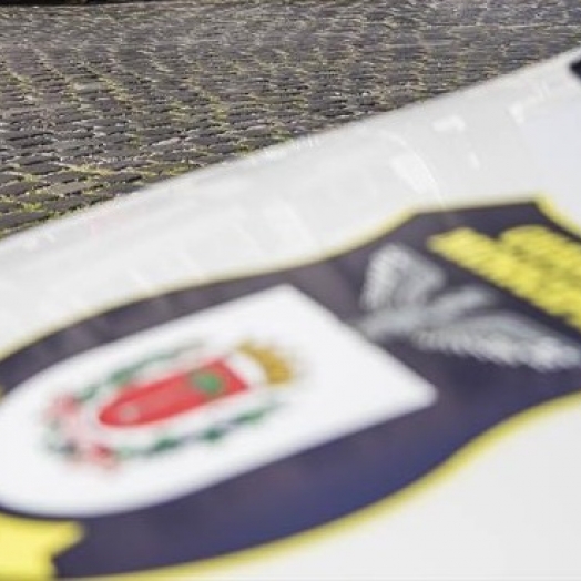 Mãe é presa oferecendo filha de 12 anos para relação sexual com 3 homens em troca de droga e dinheiro