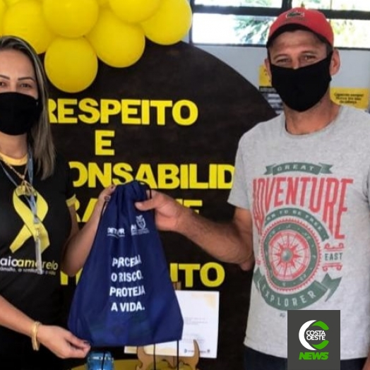 Maio Amarelo: 83ª Ciretran de Santa Helena entrega kits e certificados para bons condutores