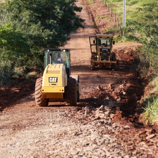 Mais de 3,5 km de estradas são recuperadas na região da Formiga em Missal