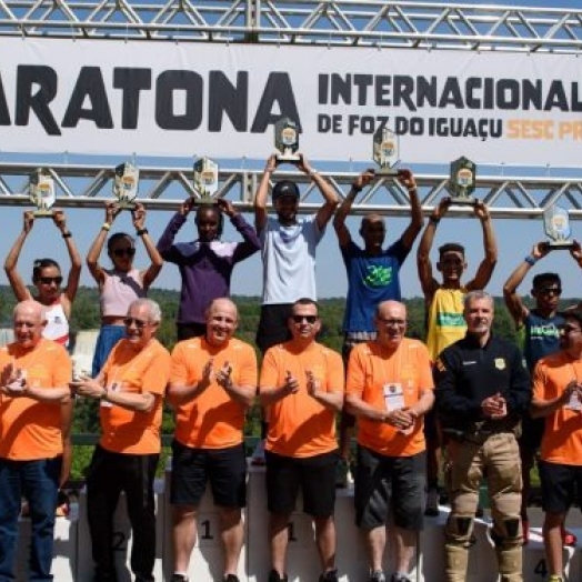 Maratona de Foz bate recorde com 5.079 participantes; veja os campeões