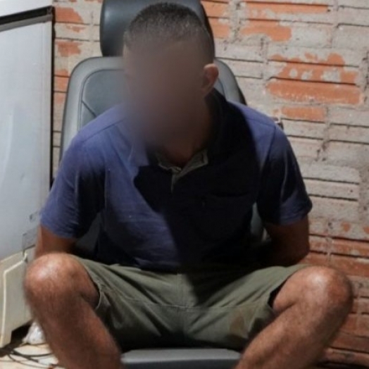 MASCARADO: Polícia desmantela esconderijo e prende assaltante que aterrorizou Missal