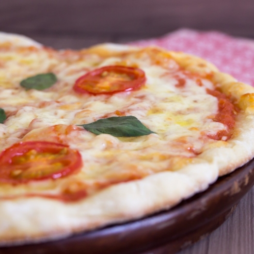 Massa de pizza super macia e crocante