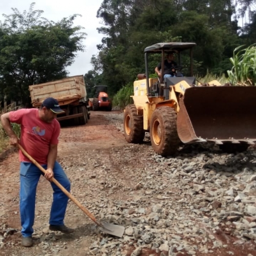 Secretaria de Obras de Matelândia segue realizando os trabalhos