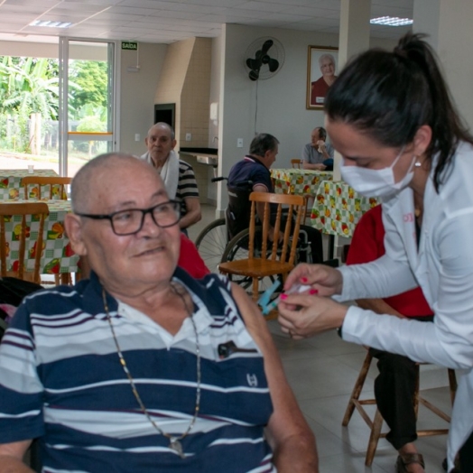 Medianeira começa agendar vacinação de Idosos acima de 64 anos