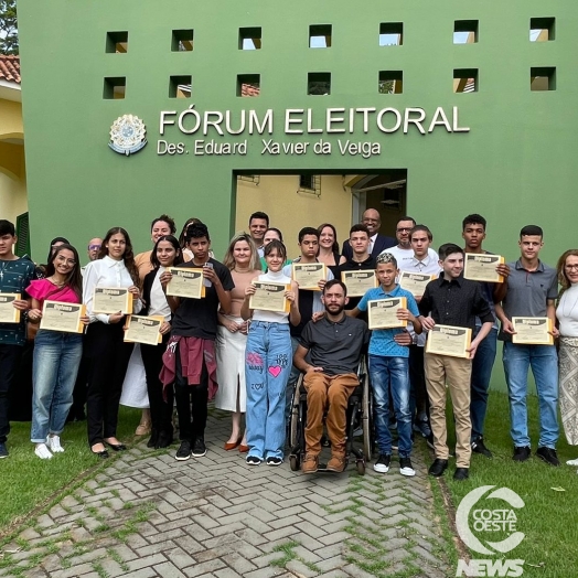 Medianeira realiza Diplomação dos Vereadores Mirins do Programa Parlamento Jovem