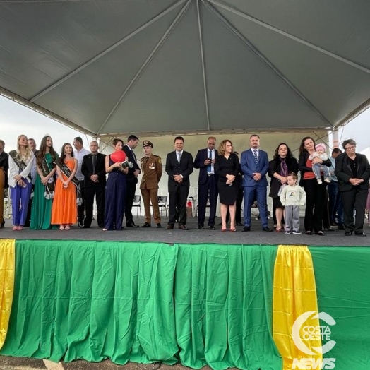 Medianeirenses celebram o Dia da Independência