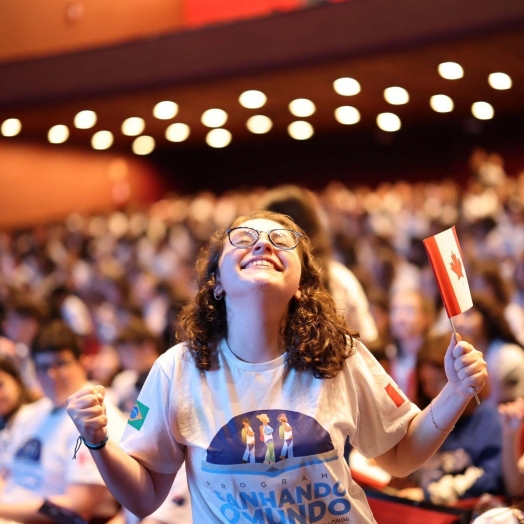 Mil estudantes do Ganhando o Mundo iniciam preparação para intercâmbios em cinco países