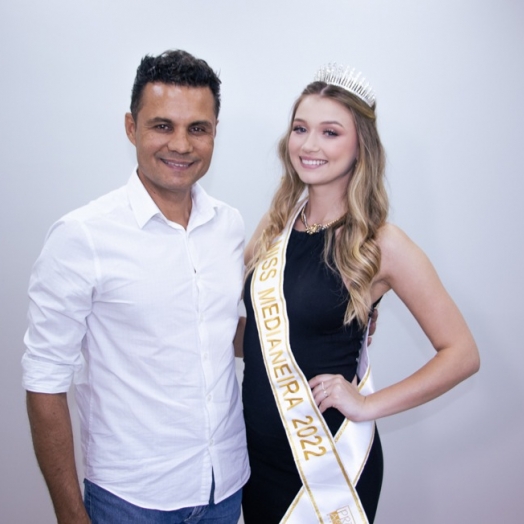 Miss Medianeira 2022 apresenta faixa do Miss Universo Paraná