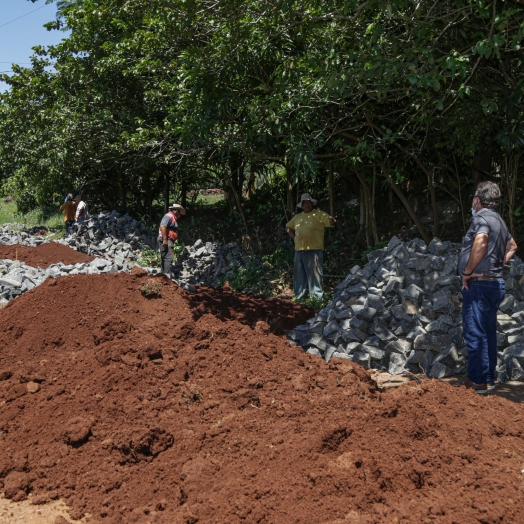 Missal: Administração exige retomada de obras de pavimentação poliédrica paradas