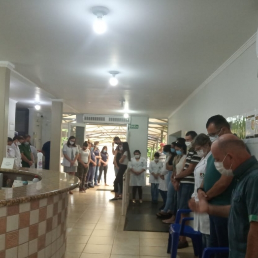 Momento de Oração marca manhã de trabalho na Unidade de Saúde Central em Missal