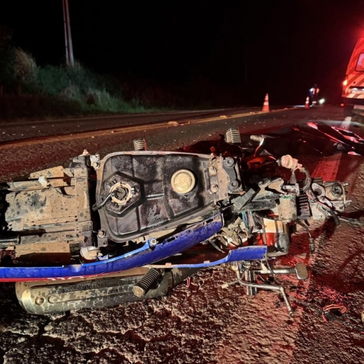 Moto parte ao meio e homem morre em acidente na PR 488 em Santa Helena