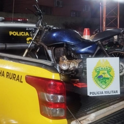 Motocicleta irregular é apreendida em São Roque em Santa Helena