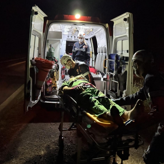 Motociclista tem suspeita de fratura no braço em acidente na PR 488 em Santa Helena