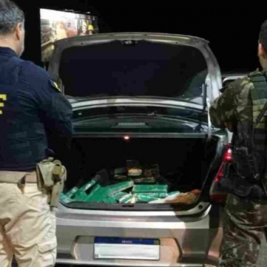Motorista sem habilitação foge na BR-277, sendo preso com carga de droga