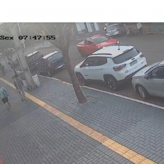 Motoristas são flagrados andando na contramão na Rua Duque de Caxias em São Miguel do Iguaçu