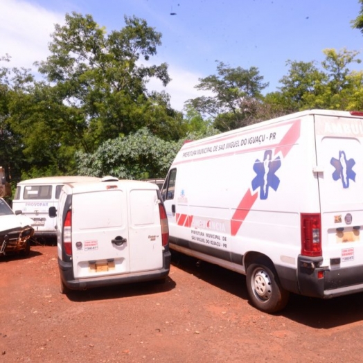 Motta e Rodrigues encontram Pátio de Máquinas em estado de abandono