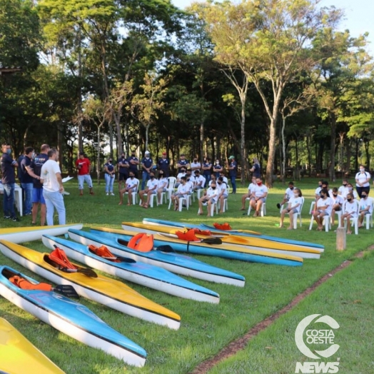 Município de Santa Helena retoma aulas de canoagem no Balneário Terra das Águas