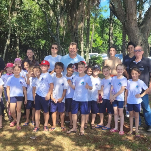 Mutirão remove grande volume de lixo das margens do Rio Paraná em Santa Helena