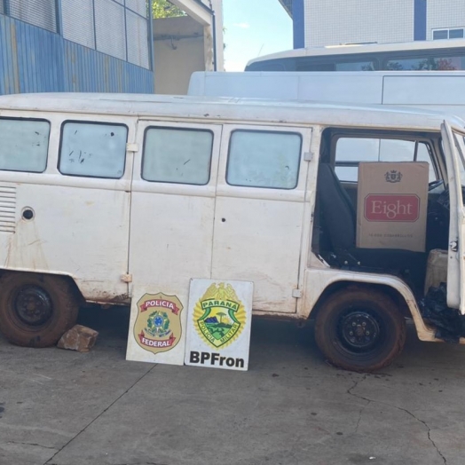 No âmbito da Operação Hórus e Programa VIGIA, policiais apreendem kombi carregada com cigarros em Itaipulândia