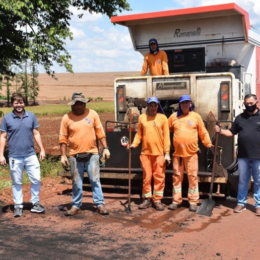 São Miguel do Iguaçu: Nova camada de asfalto vai garantir mais vida útil à estrada da São Lourenço