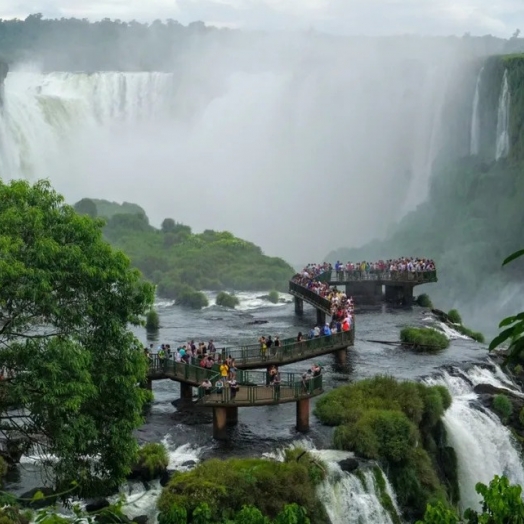 Novo passeio permite que visitante veja amanhecer nas Cataratas do Iguaçu