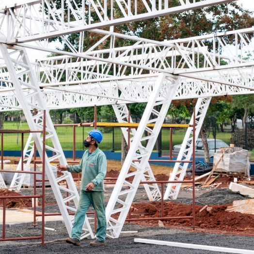 Obra do escritório da Fibra, financiada por Itaipu, garante carteira assinada para 60 trabalhadores