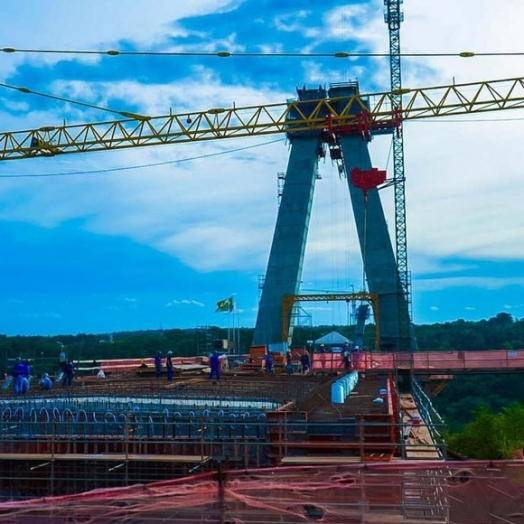 Obras da nova ponte entre Brasil e Paraguai já ultrapassam 50% de execução
