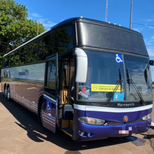 Ônibus de turismo é apreendido com fundo falso recheado de celulares em Santa Terezinha de Itaipu
