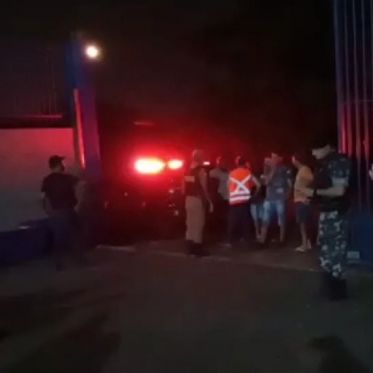 Onze pessoas são feitas reféns durante assalto a transportadora em Foz do Iguaçu