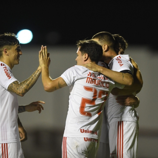 Ouça o gol: Inter bate o Vitória e larga em vantagem na Copa do Brasil