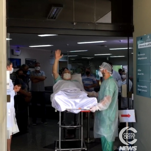 Padre Cláudio Güntzel deixa hospital em Foz do Iguaçu