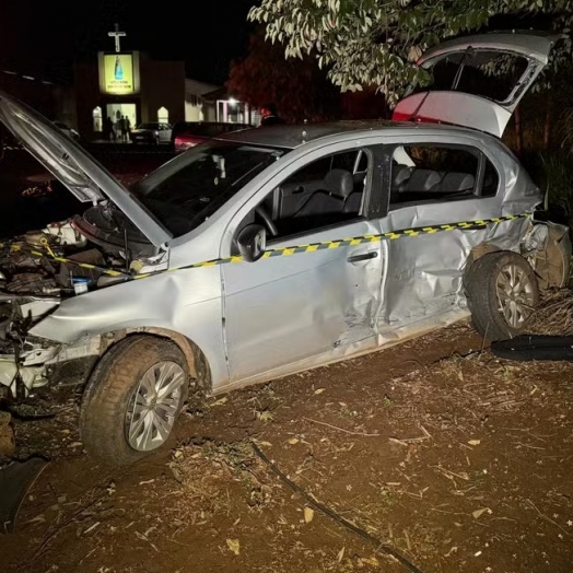 Padre morre e outro fica gravemente ferido após acidente em frente à igreja onde celebrariam missa no PR